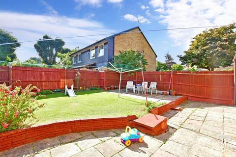 25 Chepstow Close, Crawley, RH10 7XF