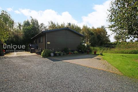 3 bedroom lodge for sale, Queensland Country Park Ltd, Queensland Carr Lane, Poulton-le-Fylde, FY6