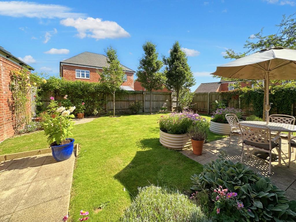 Majors Close, Long Buckby, NN6 7WB 5 bed detached house for sale £500,000