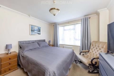 1 bedroom retirement property for sale, Firs Close, Esher KT10