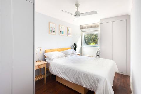 37 Tomlinson Close, London, E2 7LJ