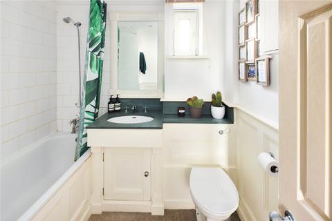 37 Tomlinson Close, London, E2 7LJ