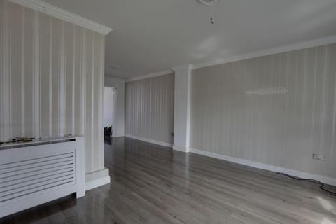 8 Priory Path, Romford, RM3 9AR