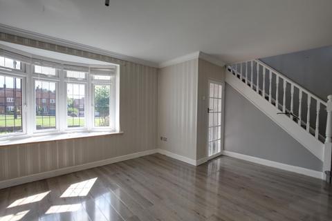 8 Priory Path, Romford, RM3 9AR