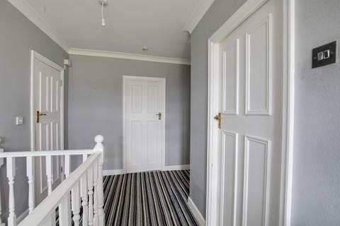 8 Priory Path, Romford, RM3 9AR
