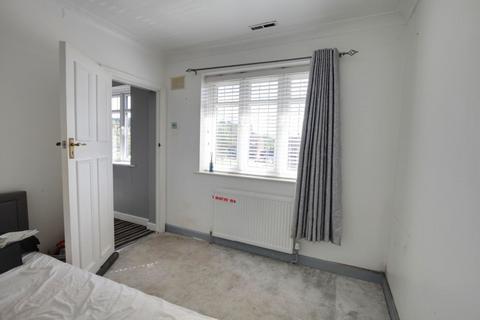 8 Priory Path, Romford, RM3 9AR