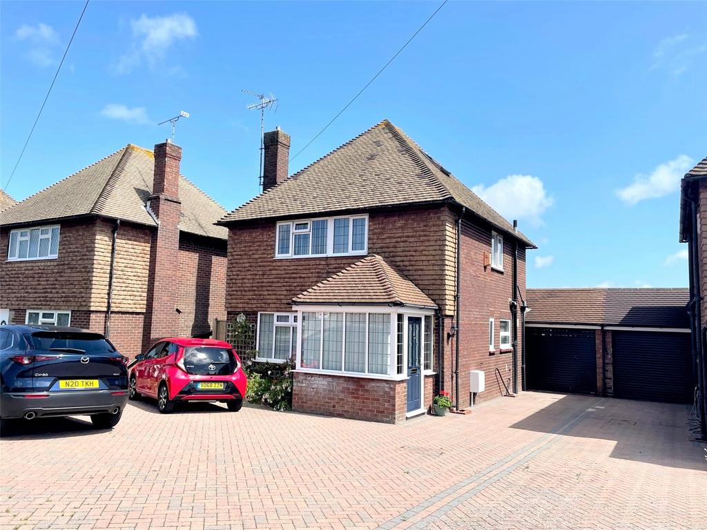Willingdon Park Drive, Eastbourne, East Sussex, BN22 3 bed detached