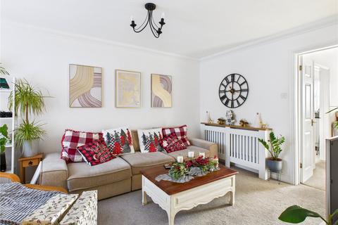 3 bedroom terraced house to rent, Peto Avenue, Colchester, CO4