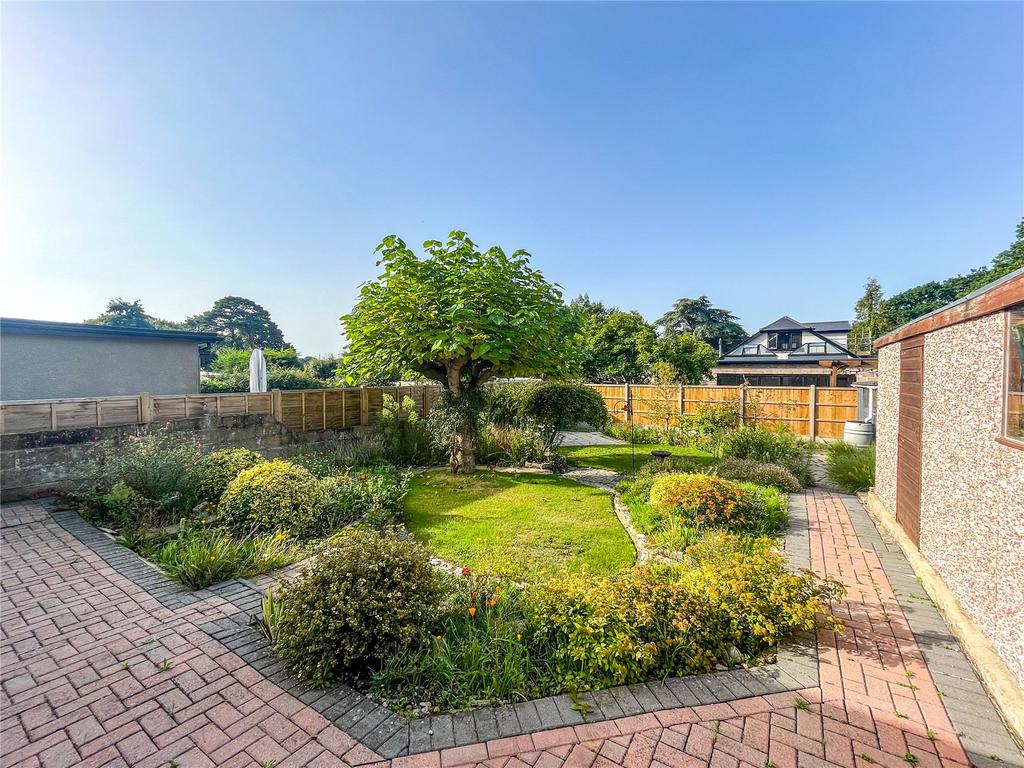 Hurn Road, Christchurch, Dorset, BH23 3 bed bungalow for sale £500,000