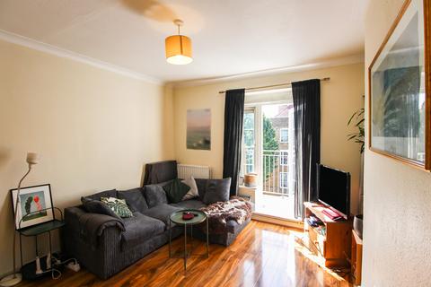 3 bedroom apartment to rent - Nuttall Street, Hackney