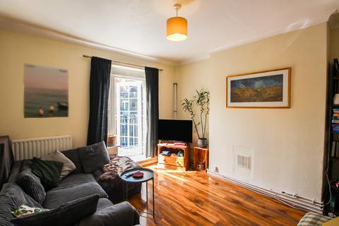3 bedroom apartment to rent - Nuttall Street, Hackney