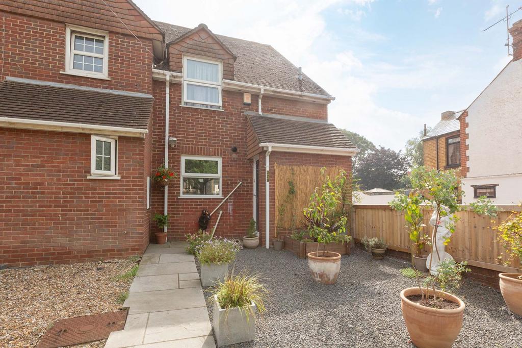 Canterbury Road, Birchington, CT7 3 bed end of terrace house for sale