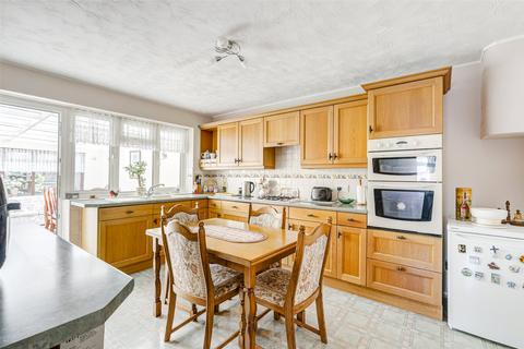 2 bedroom bungalow for sale, Hermione Close, Ferring, Worthing, West Sussex, BN12