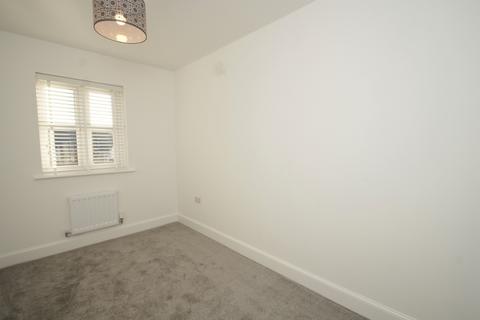 2 bedroom end of terrace house to rent, Guisborough Avenue, Bramhope, Leeds, UK, LS16