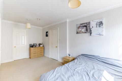 10b Hillgate Place, London, SW12 9ES