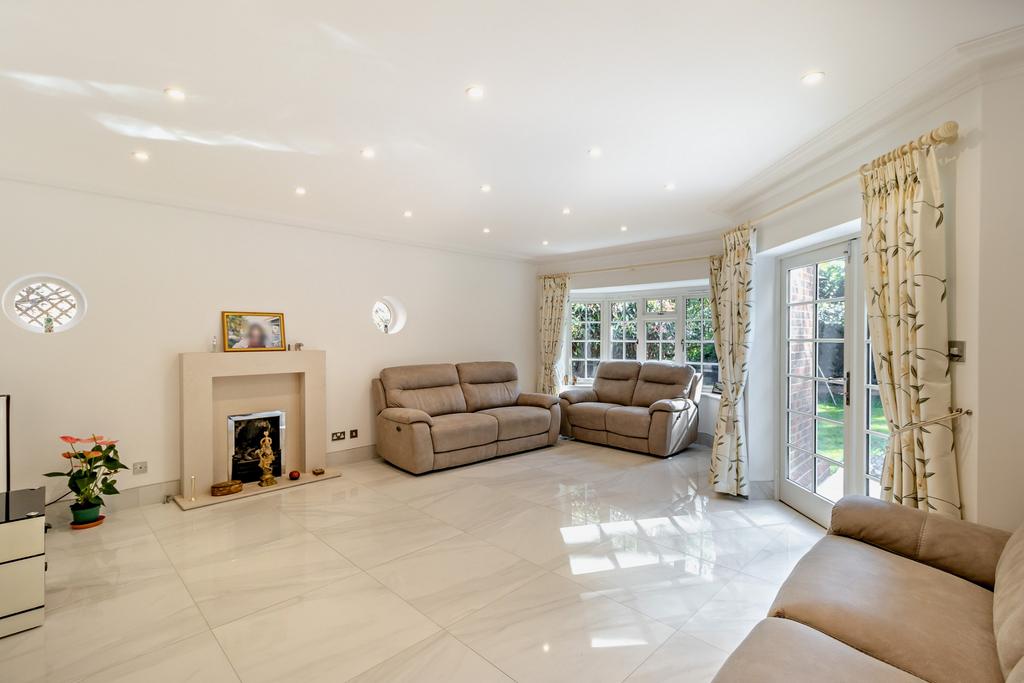 The Dell, Pinner, HA5 4 bed detached house £1,250,000