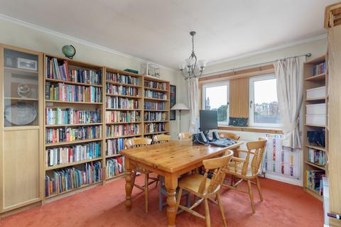 3/12 Belhaven Place, Edinburgh, EH10 5JN