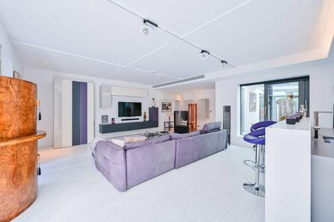 Apartment B3, Hat Factory Apartments, 18 Hollen Street, London, W1F 8BG