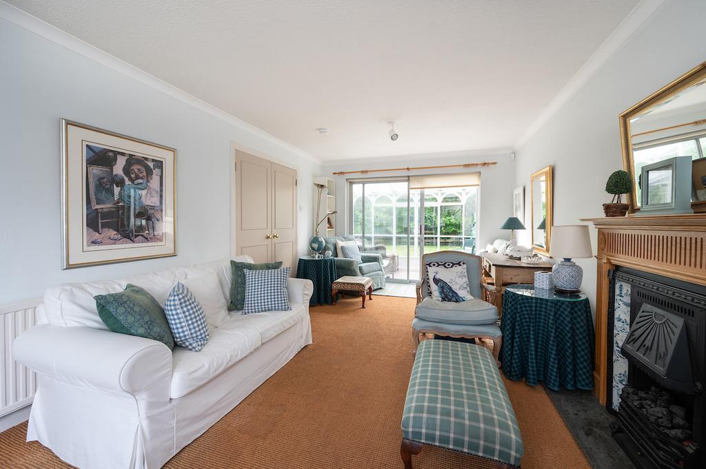 Woodfield Park, Edinburgh EH13 4 bed detached house £665,000