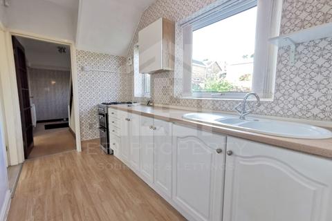 3 bedroom semi-detached house to rent, Woodlands Crescent, Swinton S64