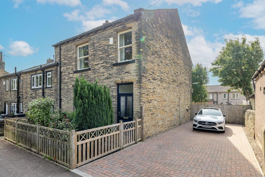 Side driveway for ample off street parking