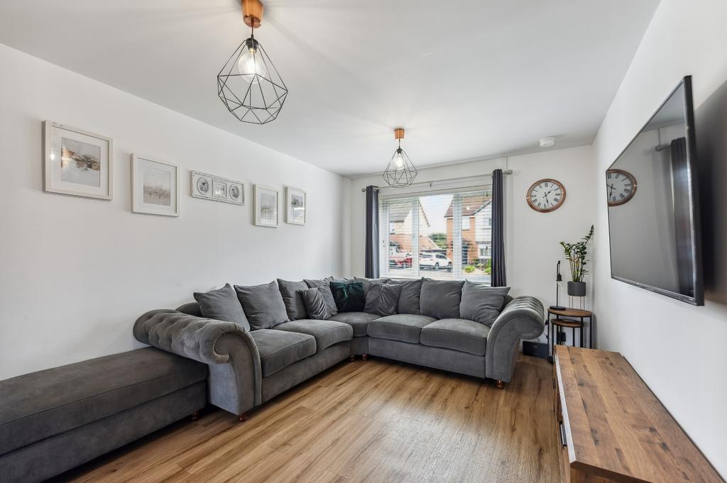 Sauchie Street, Stirling, Stirlingshire, FK7 0QW 3 bed semidetached