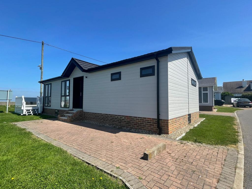 Whitstable, Kent, CT5 2 bed park home for sale £395,000
