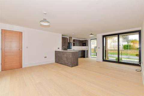 2 bedroom ground floor flat for sale, Ocean View, Fitzroy Avenue, Broadstairs, Kent