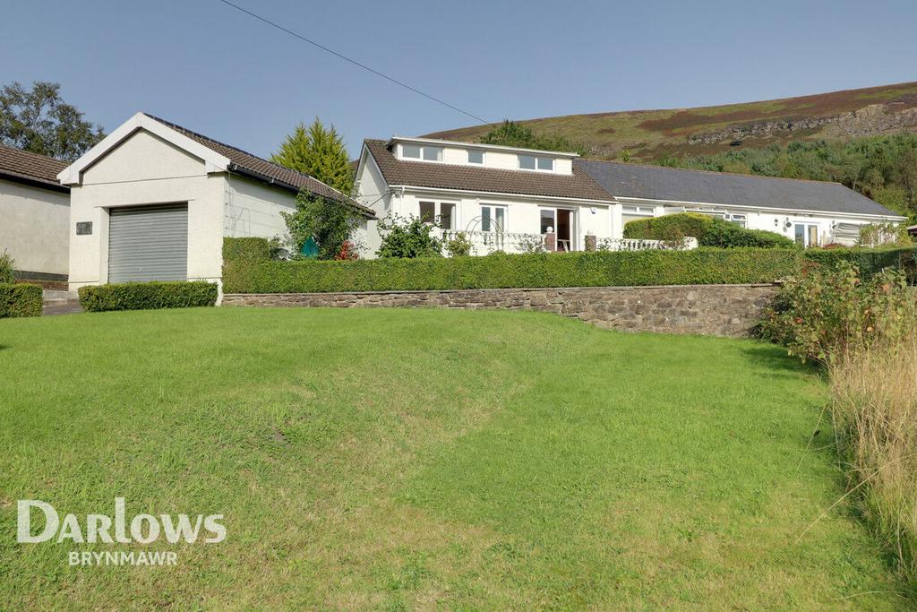 Abertillery Road, Blaina 3 bed detached house £400,000