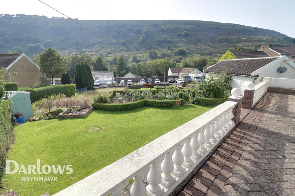 Abertillery Road, Blaina 3 bed detached house £400,000