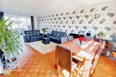 19 Willow Rise, Little Billing, Northampton, NN3 9AR