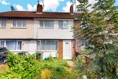 3 bedroom terraced house for sale, Tattenham Road, Laindon, Essex, SS15