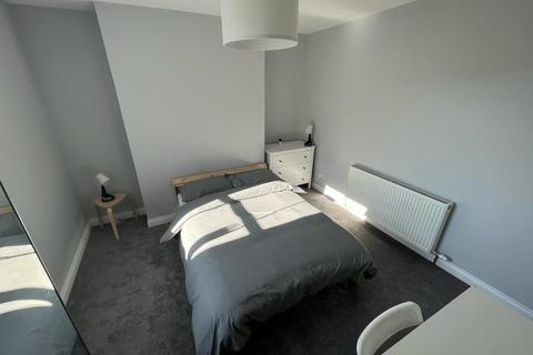 6 bedroom house share to rent, Hamond Hill, Chatham ME4 6AP