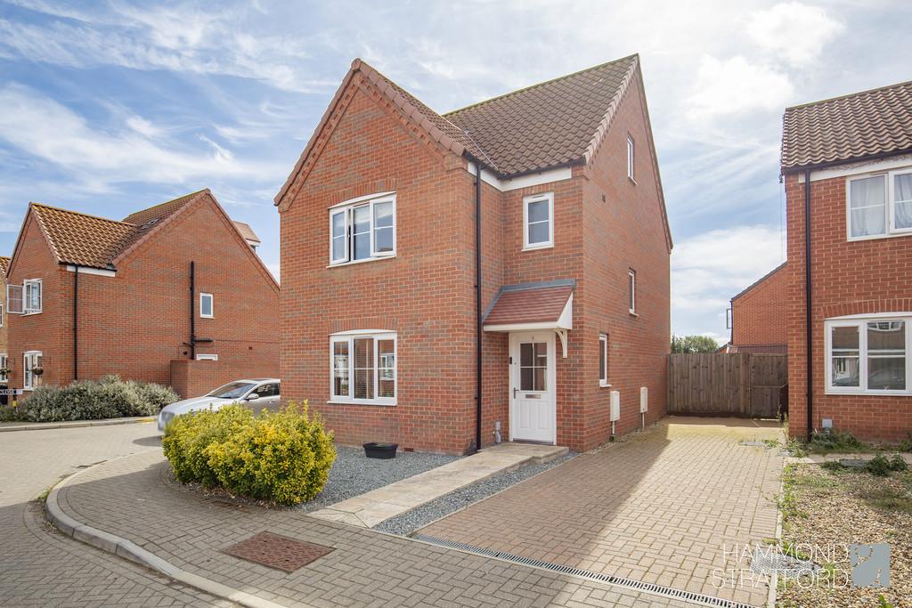 Dove Avenue, Wymondham 4 bed detached house for sale £350,000