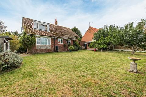 4 bedroom detached house for sale, Blakeney