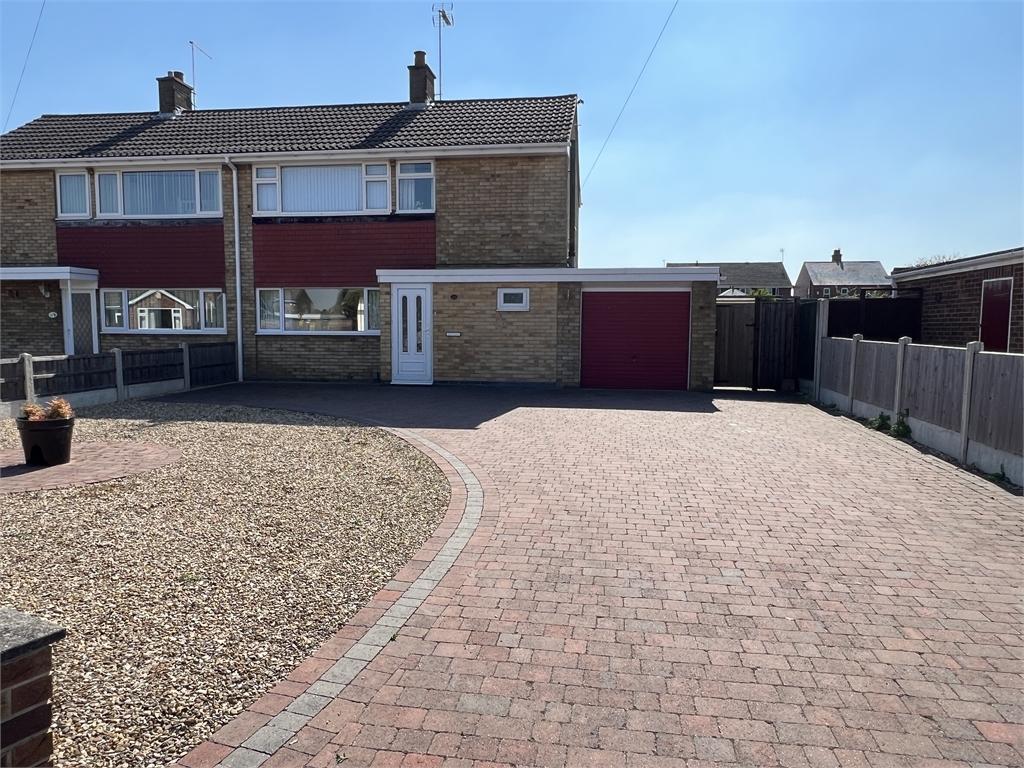 Russell Avenue, Balderton, Newark, Nottinghamshire. 3 bed semidetached