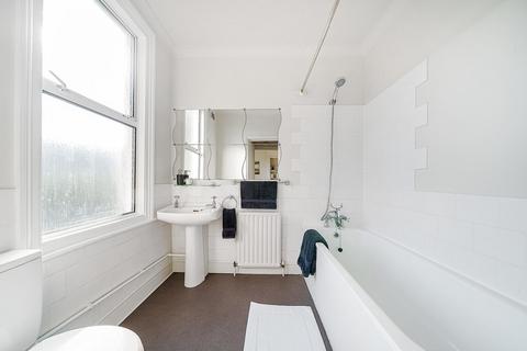 2, 10 Alfred Road, London, W3 6LH