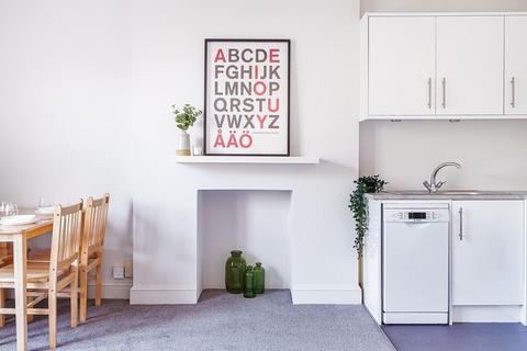2, 10 Alfred Road, London, W3 6LH