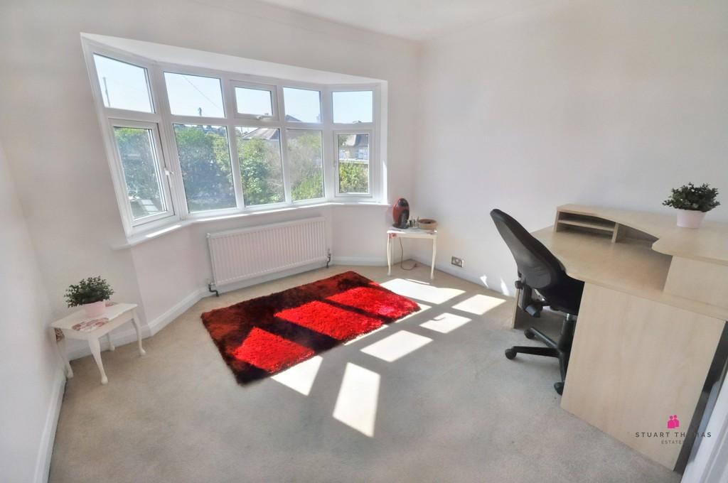 Stanley Road, Benfleet 3 bed detached house for sale £450,000