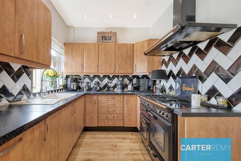 46 Grosvenor Road, Dagenham, RM8 1NL