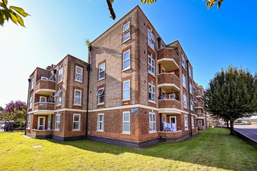 Malden Way, New Malden, KT3 4 bed flat £2,500 pcm (£577 pw)
