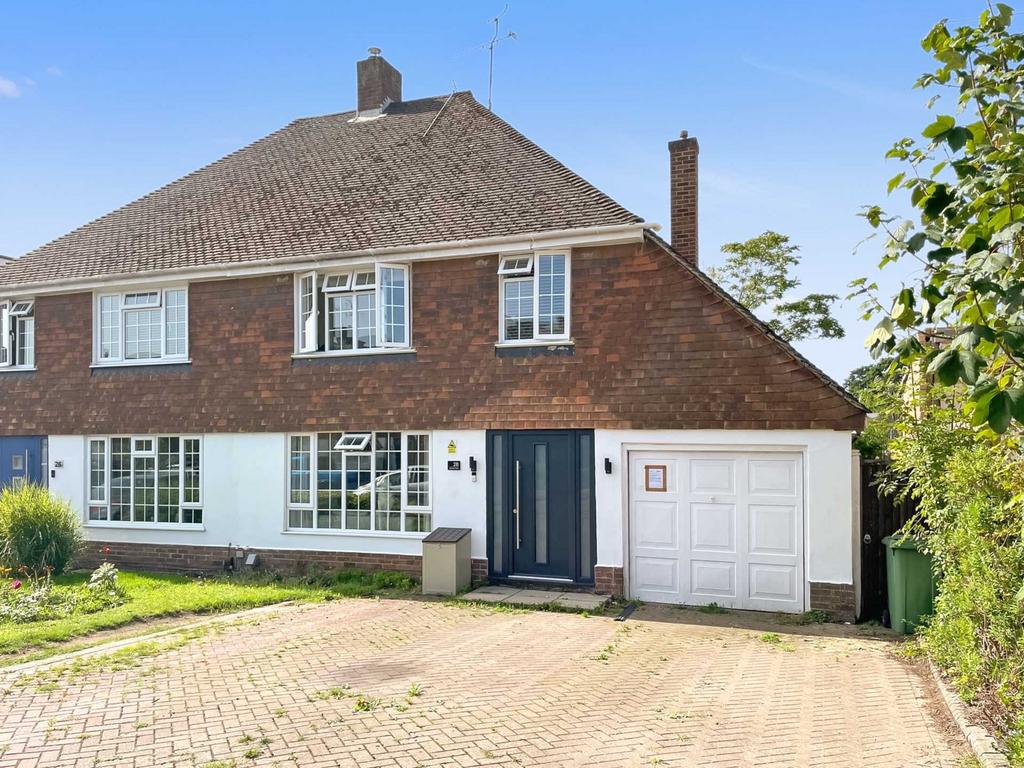Allendale Road, Earley 3 bed semidetached house for sale £635,000