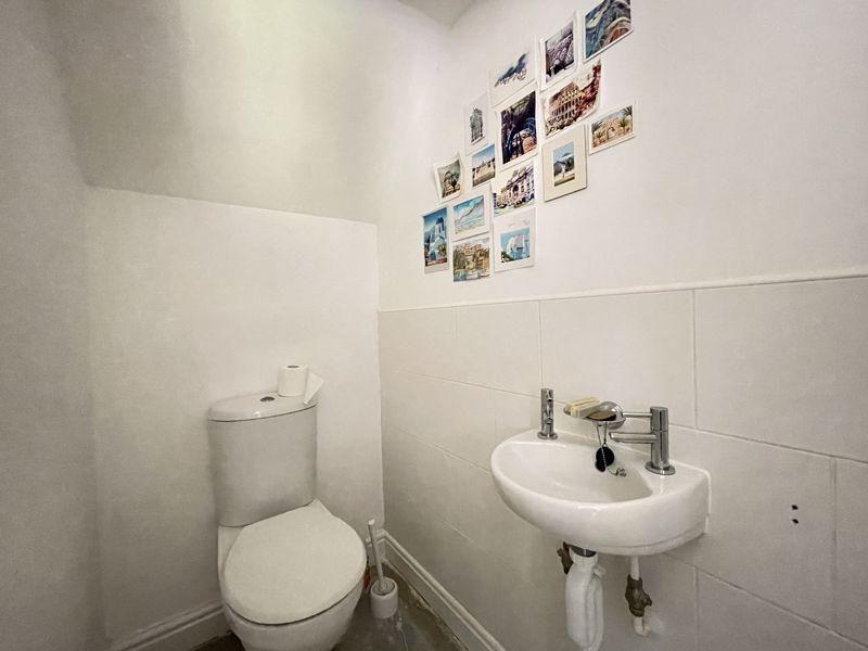Cloakroom / WC