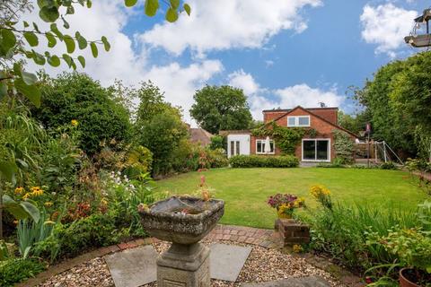 45 The Street, Fetcham, Leatherhead, KT22 9RB