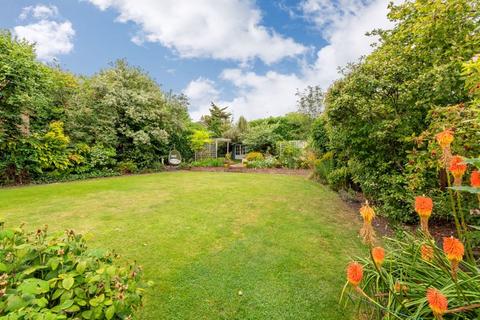 45 The Street, Fetcham, Leatherhead, KT22 9RB