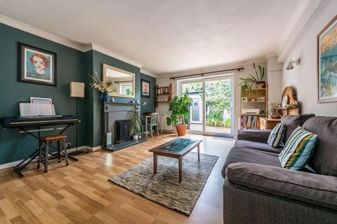 45 The Street, Fetcham, Leatherhead, KT22 9RB