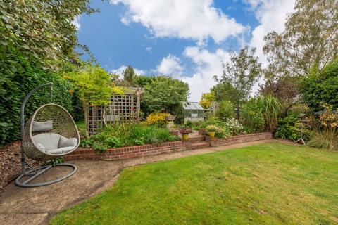 45 The Street, Fetcham, Leatherhead, KT22 9RB