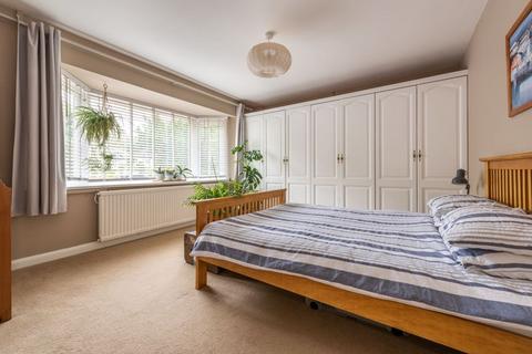 45 The Street, Fetcham, Leatherhead, KT22 9RB