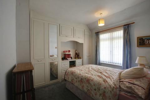 40 Homeway, Romford, RM3 0HD