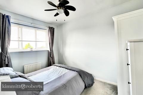 3 bedroom semi-detached house for sale - Coptleigh, Houghton le Spring, Tyne and Wear, DH5